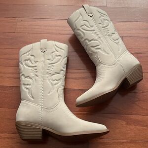 NWT Soda Western Cowboy Boots
